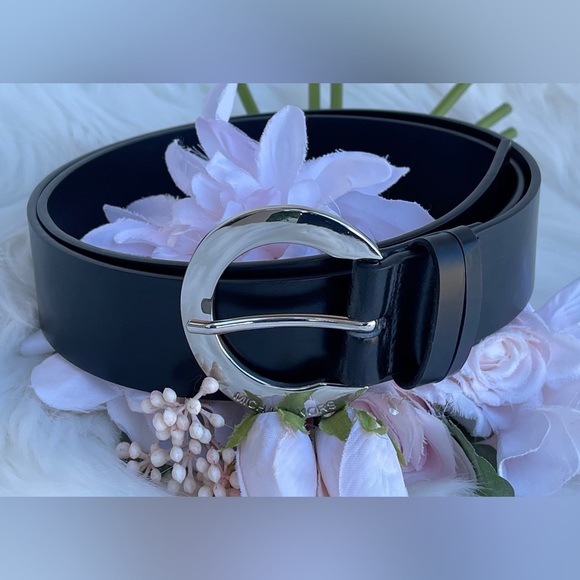 Michael Kors Women's Black Belt - Picture 14 of 14